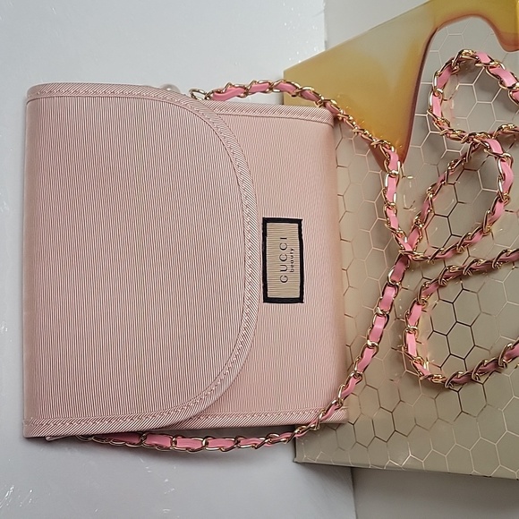 Gucci Light Pink Floral Pouch - Picture 2 of 10